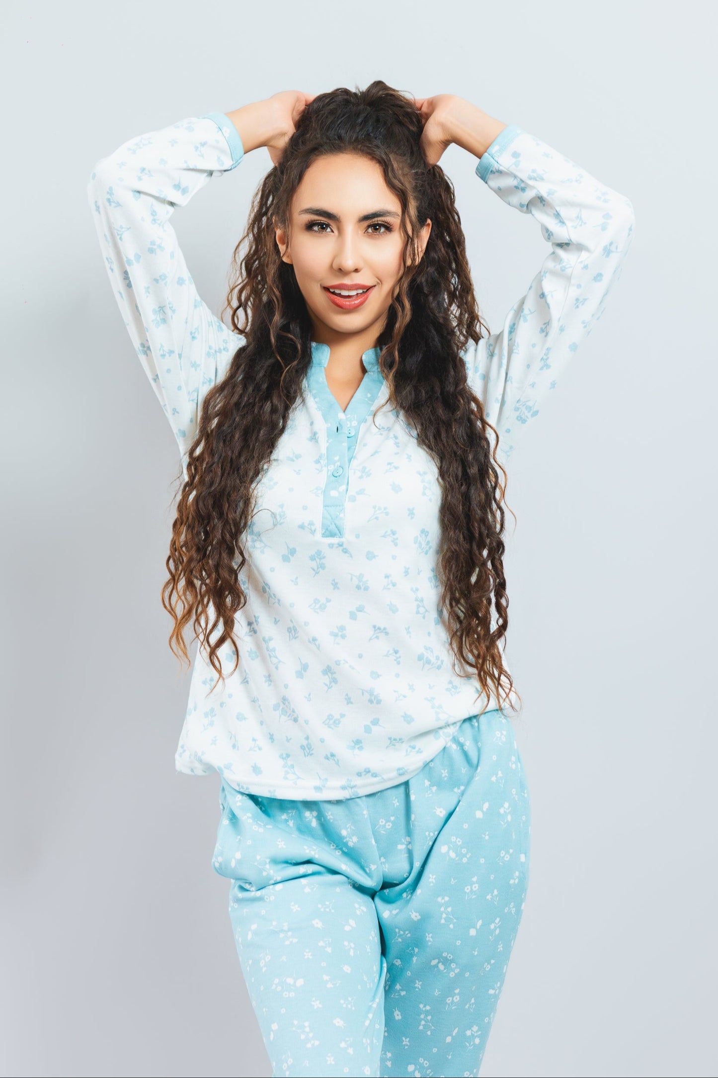 Pijama Estampada con Botones y Cuello Militar
