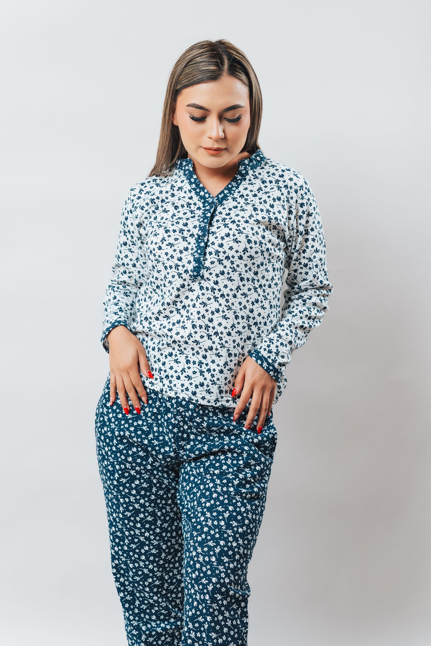 Pijama Estampada con Botones y Cuello Militar
